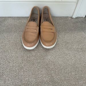 Cole Haan tan patent leather loafers - size 8